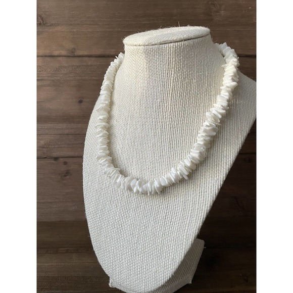 Vintage Puka Shell Necklace - Larger Shells 10mm - Length 16” - Picture 1 of 9